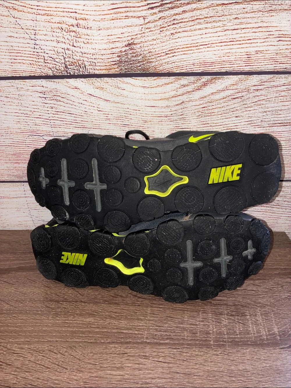 Pre Owned Nike Reax 8 TR Anthracite Black Volt Men’s Size 11.5